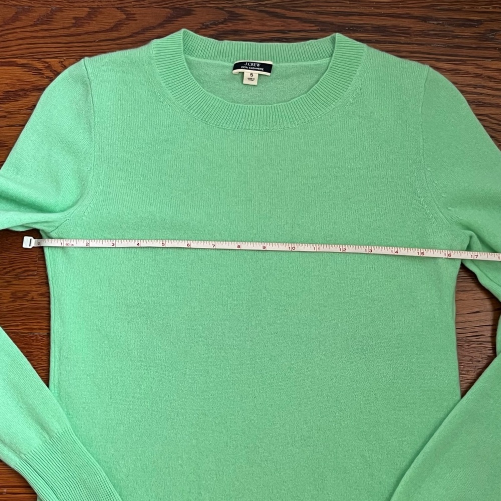 J.Crew Everyday Cashmere Slim-Fit Green Crewneck Sweater Size Small Style #K1313 - Picture 2 of 7